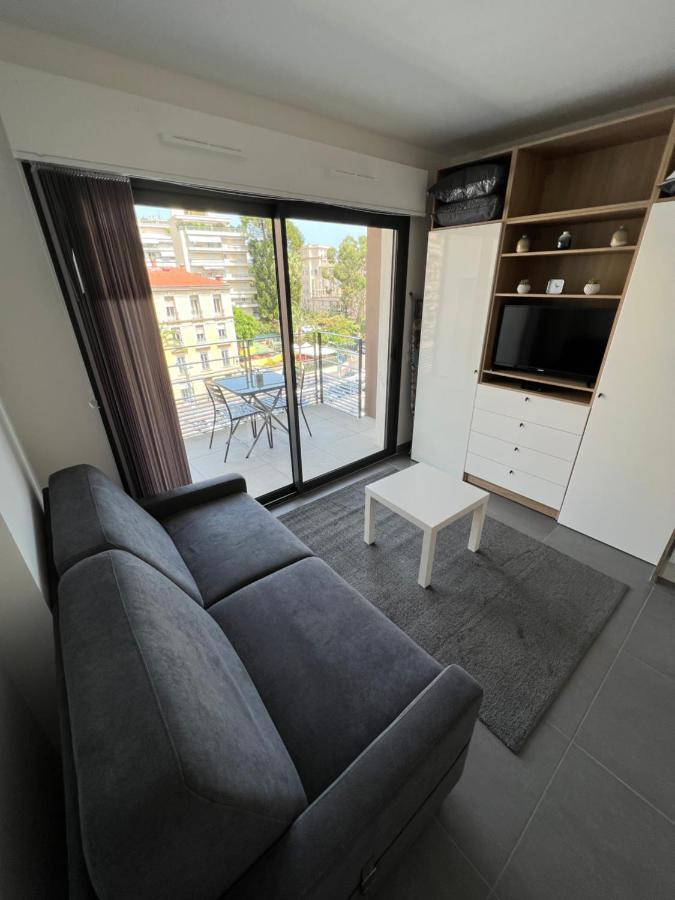 Appartement Tout Equipe Centre Ville Menton Bagian luar foto