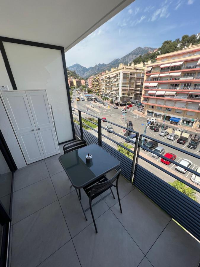 Appartement Tout Equipe Centre Ville Menton Bagian luar foto