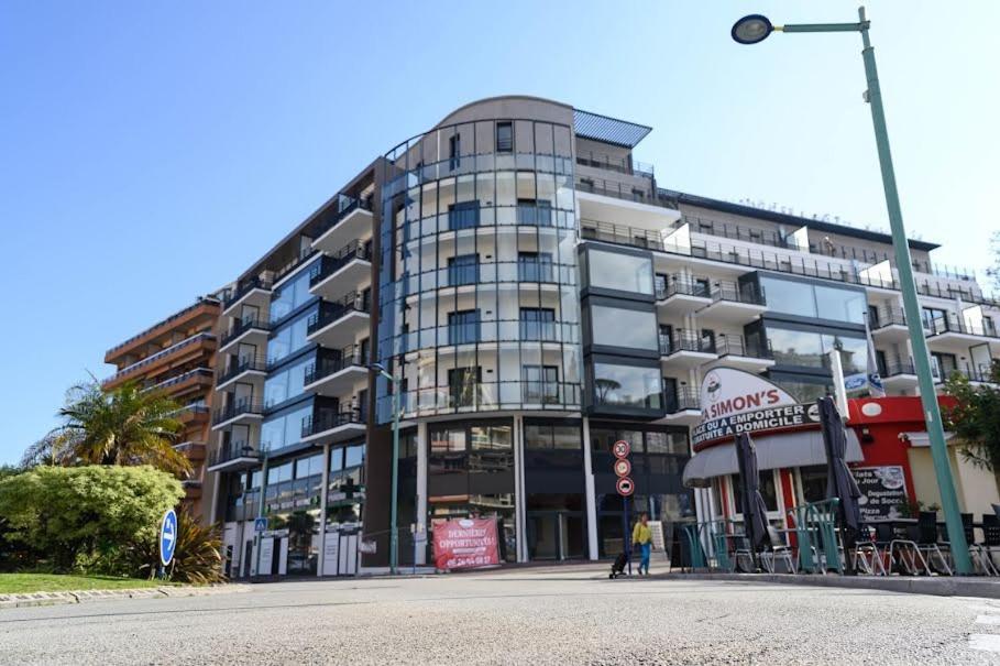 Appartement Tout Equipe Centre Ville Menton Bagian luar foto