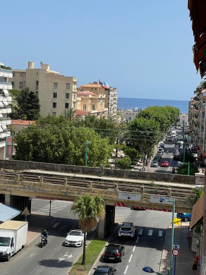 Appartement Tout Equipe Centre Ville Menton Bagian luar foto